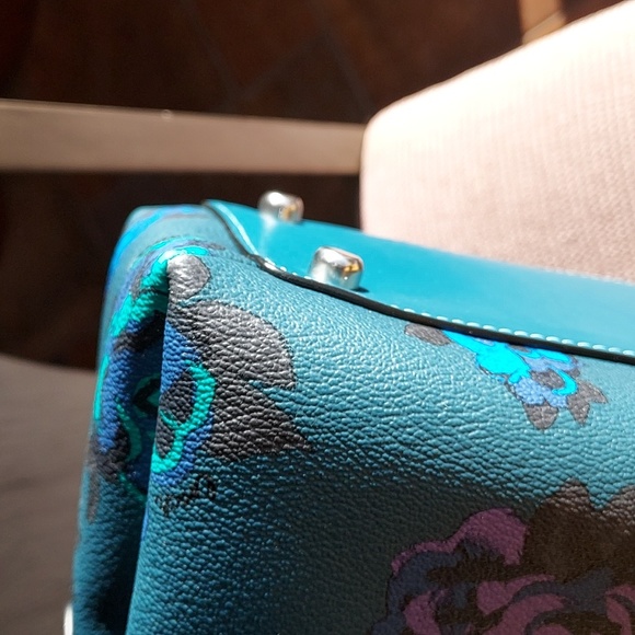 Coach Lilly Carryall with Jumbo Floral print, NWT - Picture 12 of 16